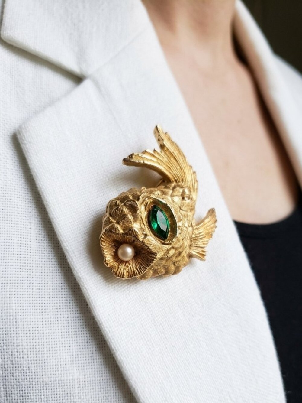 Vintage Signed ©Ledo Pufferfish Brooch Gold Tone Emerald Green Eye Pearl Accent - Picture 14 of 16